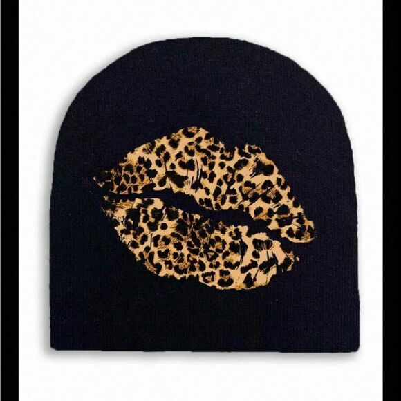 Leopard Print Kiss Lips Decor Black Beanie Hat - Picture 2 of 5